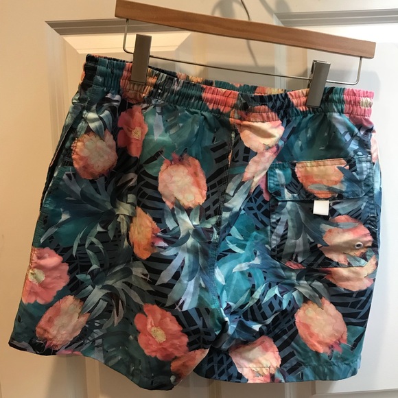 floral swim trunks - Picture 4 of 6